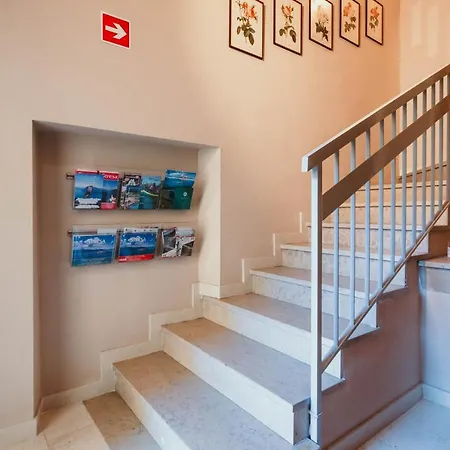 Al 13 Rosso - Lakeside Leisure & Business Apartment Stresa