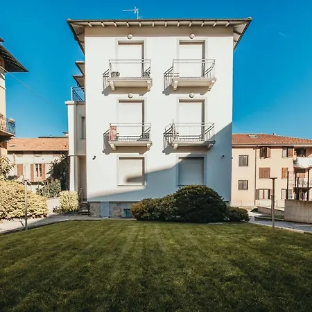 Al 13 Rosso - Lakeside Leisure & Business *