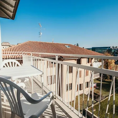 Al 13 Rosso - Lakeside Leisure & Business Стреза