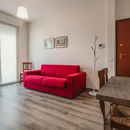 Al 13 Rosso - Lakeside Leisure & Business