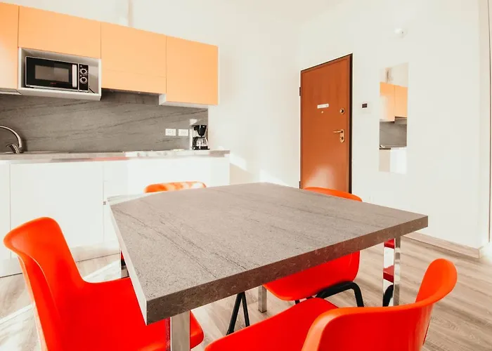 Appartamento Al 13 Rosso - Lakeside Leisure & Business *