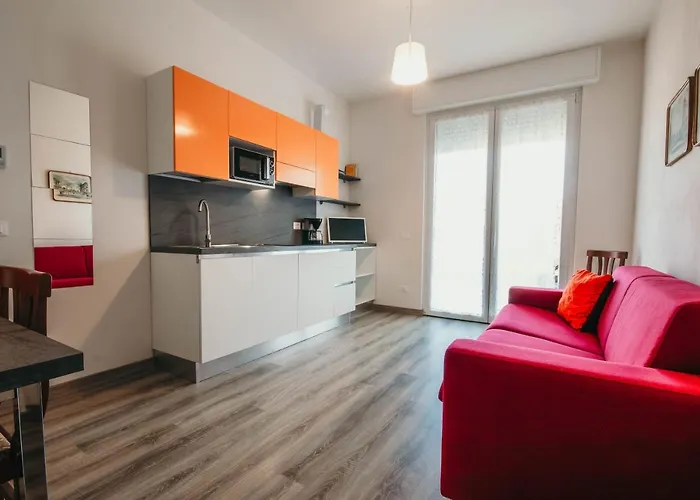 Appartamento Al 13 Rosso - Lakeside Leisure & Business